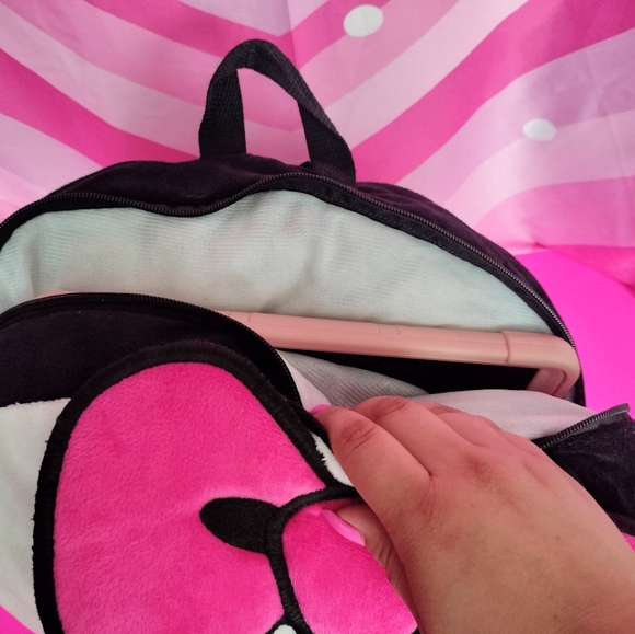 Plush Kawaii Skull Backpack - Picture 5 of 6